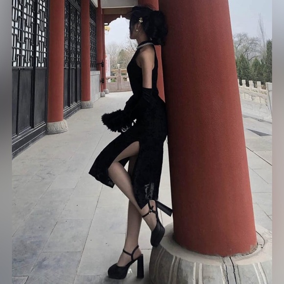 mirror Dresses & Skirts - Pearl Collar Sleeveless Improved Cheongsam Mid-Length Slim Flocking Dress